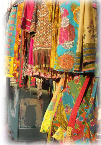Ghaghara - Odhni - Taditional Women Wear in Rajasthan